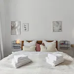 Apartament Level22 ! Grosszuegiger Altbau, Tolles Design Mit Kamin - Zentral In Bahnhofsnaehe Leverkusen