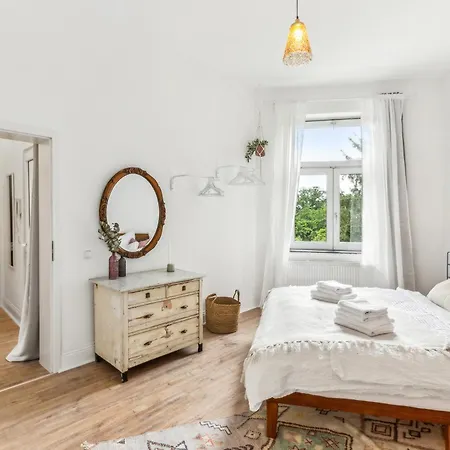 Level22 ! Grosszuegiger Altbau, Tolles Design Mit Kamin - Zentral In Bahnhofsnaehe Апартаменты Леверкузен