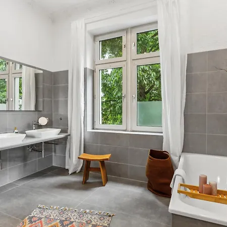 Level22 ! Grosszuegiger Altbau, Tolles Design Mit Kamin - Zentral In Bahnhofsnaehe Апартаменты