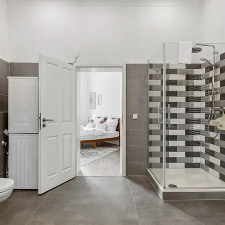 Level22 ! Grosszuegiger Altbau, Tolles Design Mit Kamin - Zentral In Bahnhofsnaehe Апартаменты Леверкузен