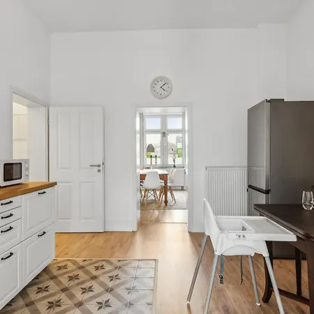 Level22 ! Grosszuegiger Altbau, Tolles Design Mit Kamin - Zentral In Bahnhofsnaehe Леверкузен