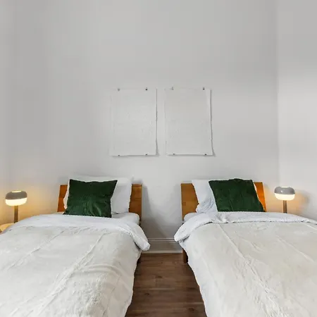 Level22 ! Grosszuegiger Altbau, Tolles Design Mit Kamin - Zentral In Bahnhofsnaehe * Леверкузен