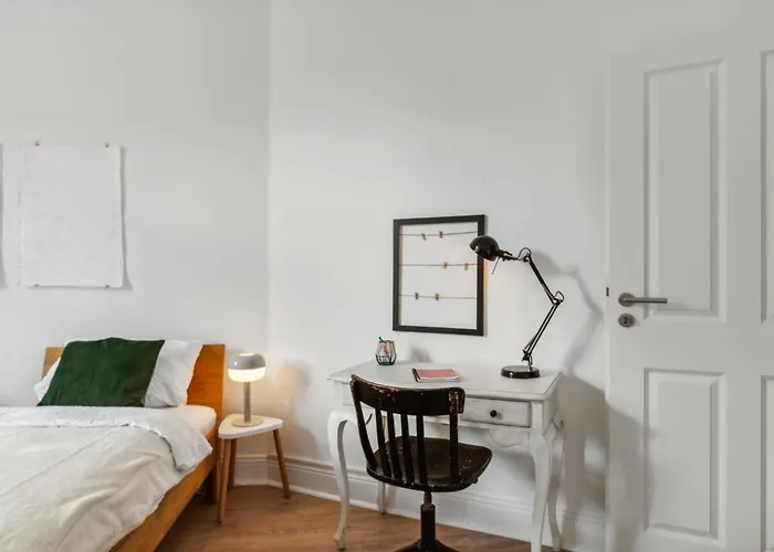 Level22 ! Grosszuegiger Altbau, Tolles Design Mit Kamin - Zentral In Bahnhofsnaehe * Леверкузен