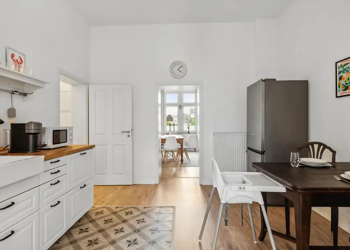 Level22 ! Grosszuegiger Altbau, Tolles Design Mit Kamin - Zentral In Bahnhofsnaehe Леверкузен